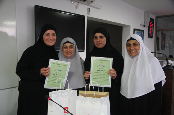 بالفيديو: إدارة النساء في الحركة الإسلامية تنظم حفلاً بنهاية دورة أحكام القراءة والتجويد